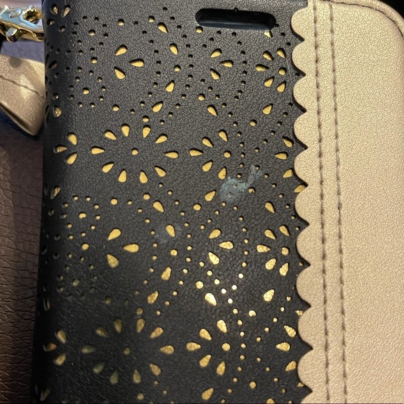 wristlet iphone wallet phone case. - Picture 4 of 4